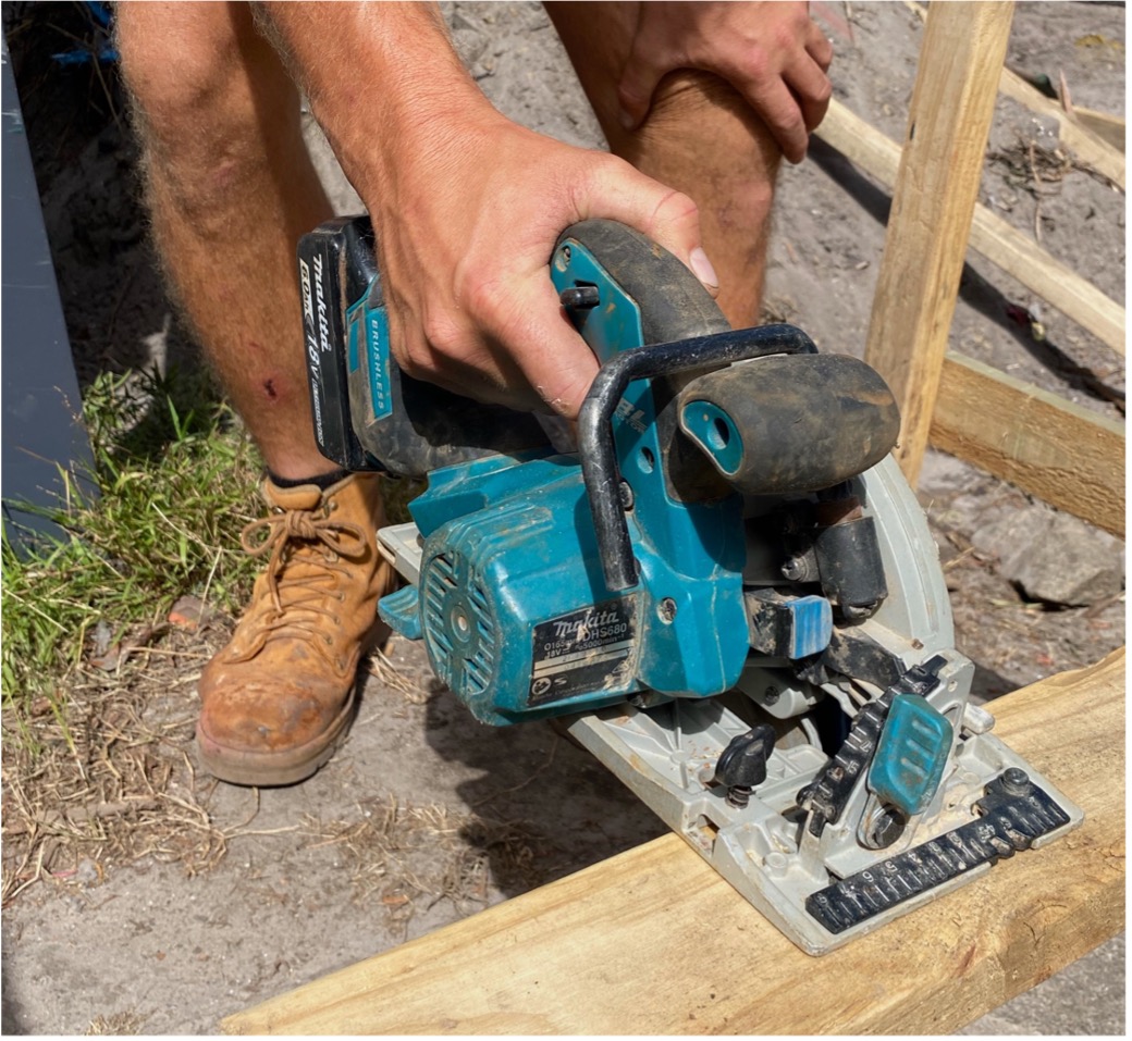 Do antivibration gloves help control the risks from vibration transmitted to the hands and arms